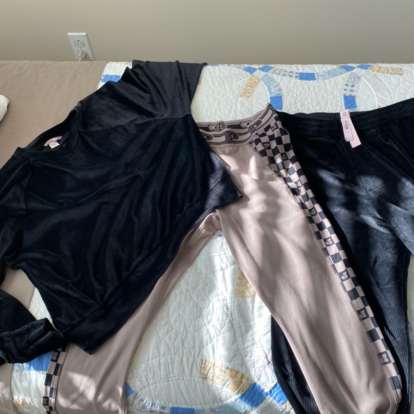 Victoria’s Secret comfort wear- 3 pieces - Picture 2 of 4
